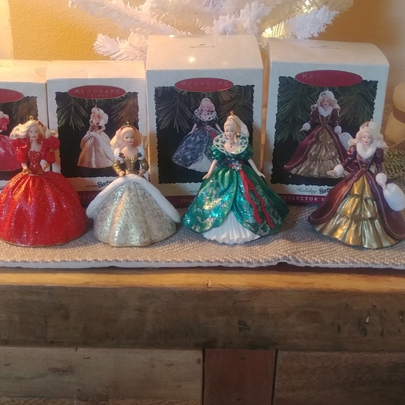 Vintage Holiday Barbie collectors Series 1-4 - Picture 10 of 10